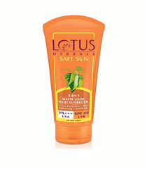 Lotus Herbals Safe Sun 3in1 Matte Look Daily Sunscreen PA+++UVA SPF 40 UVB 100g