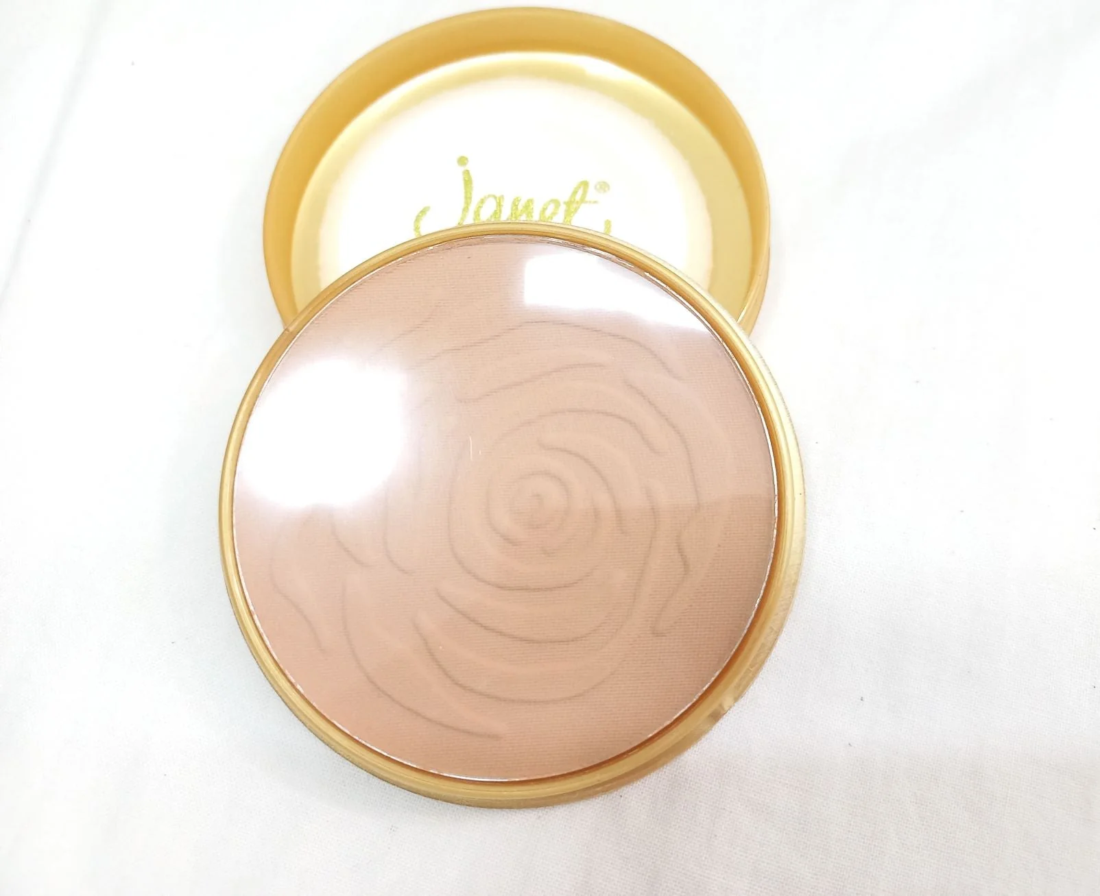 Janet Make Up Pancake Almond Glow No 05 - 20g